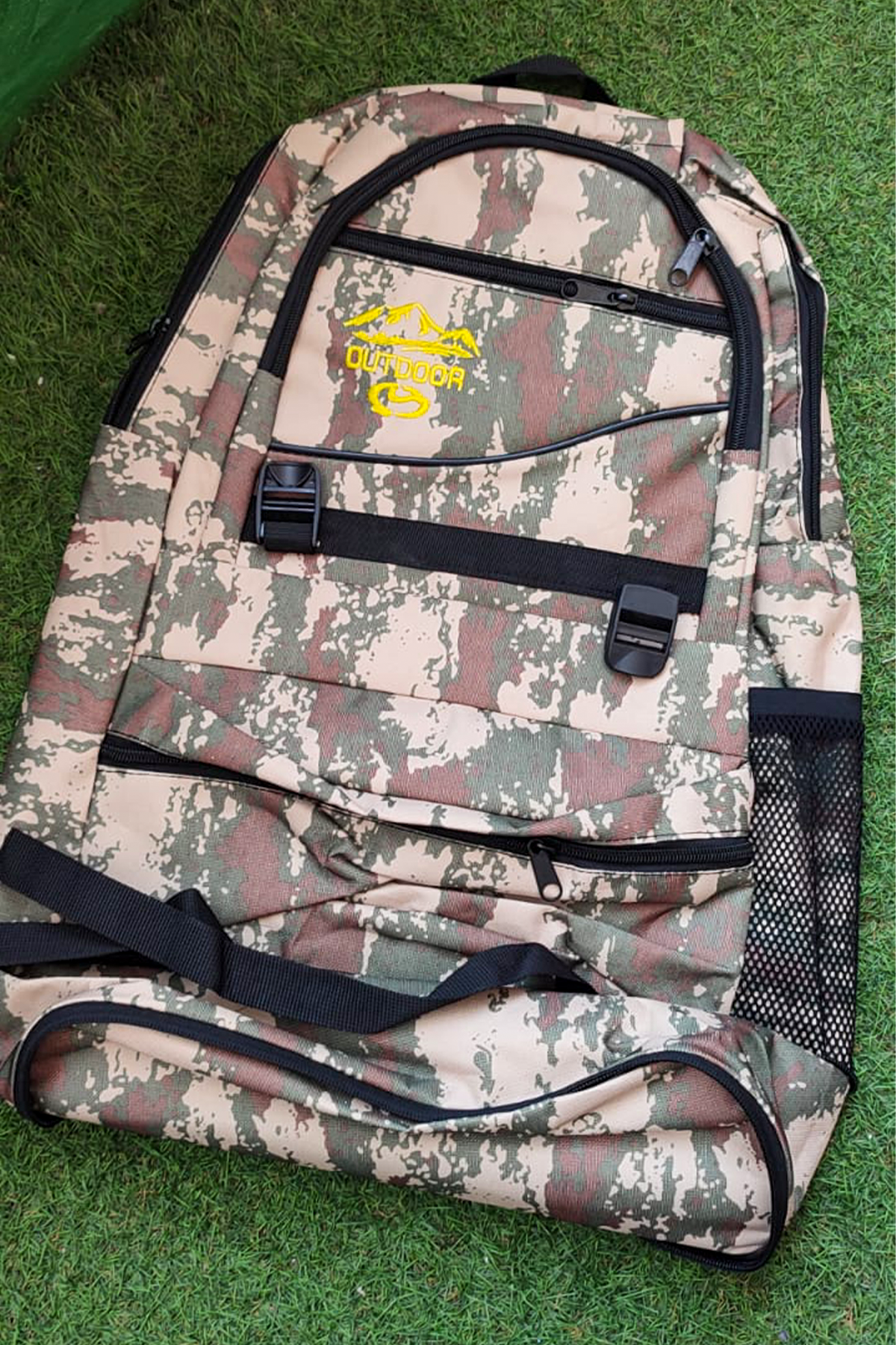 Outdoor Askeri Kamuflaj Sırt Çantası - Su Geçirmez, Çok Gözlü, Kamp ve Doğa Yürüyüşü İçin