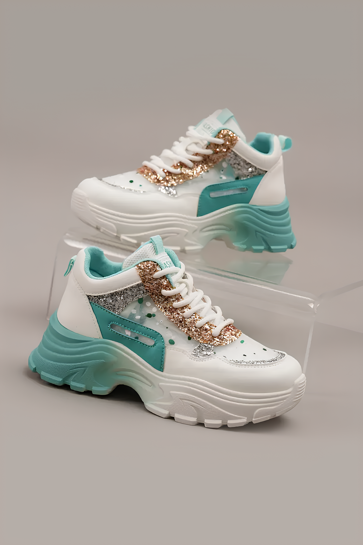 Kadın Beyaz-Turkuaz Işıltılı Chunky Sneaker – Kalın Tabanlı Glitır Detaylı Spor Ayakkabı