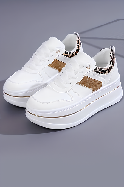 Beyaz Kalın Taban Kadın Spor Ayakkabı – Leopar ve Gold Detaylı Sneaker