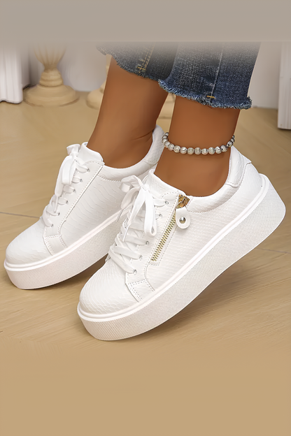 Beyaz Platform Tabanlı Kadın Spor Ayakkabı – Fermuar Detaylı Sneaker Modeli