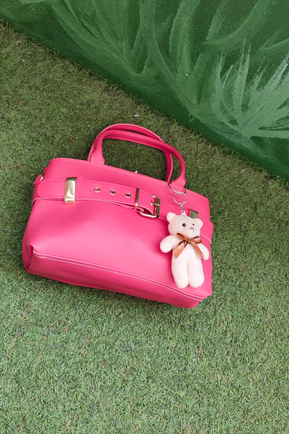 Peluş Ayı Charmlı Kadın Omuz Çantası – Pembe Renk & Peluş Ayıcık Detaylı Kadın Çanta
