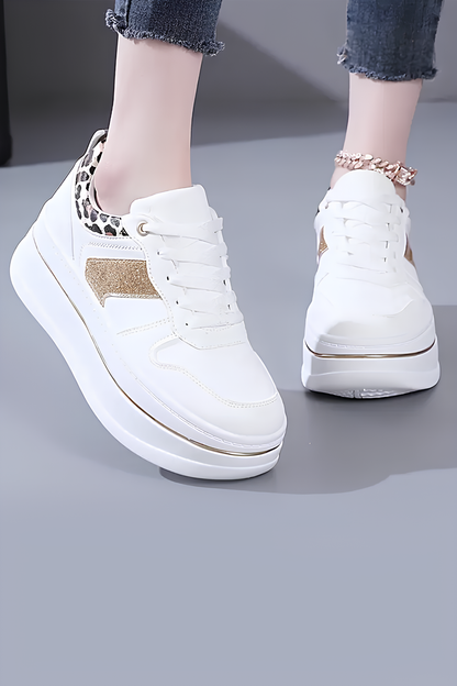 Beyaz Kalın Taban Kadın Spor Ayakkabı – Leopar ve Gold Detaylı Sneaker