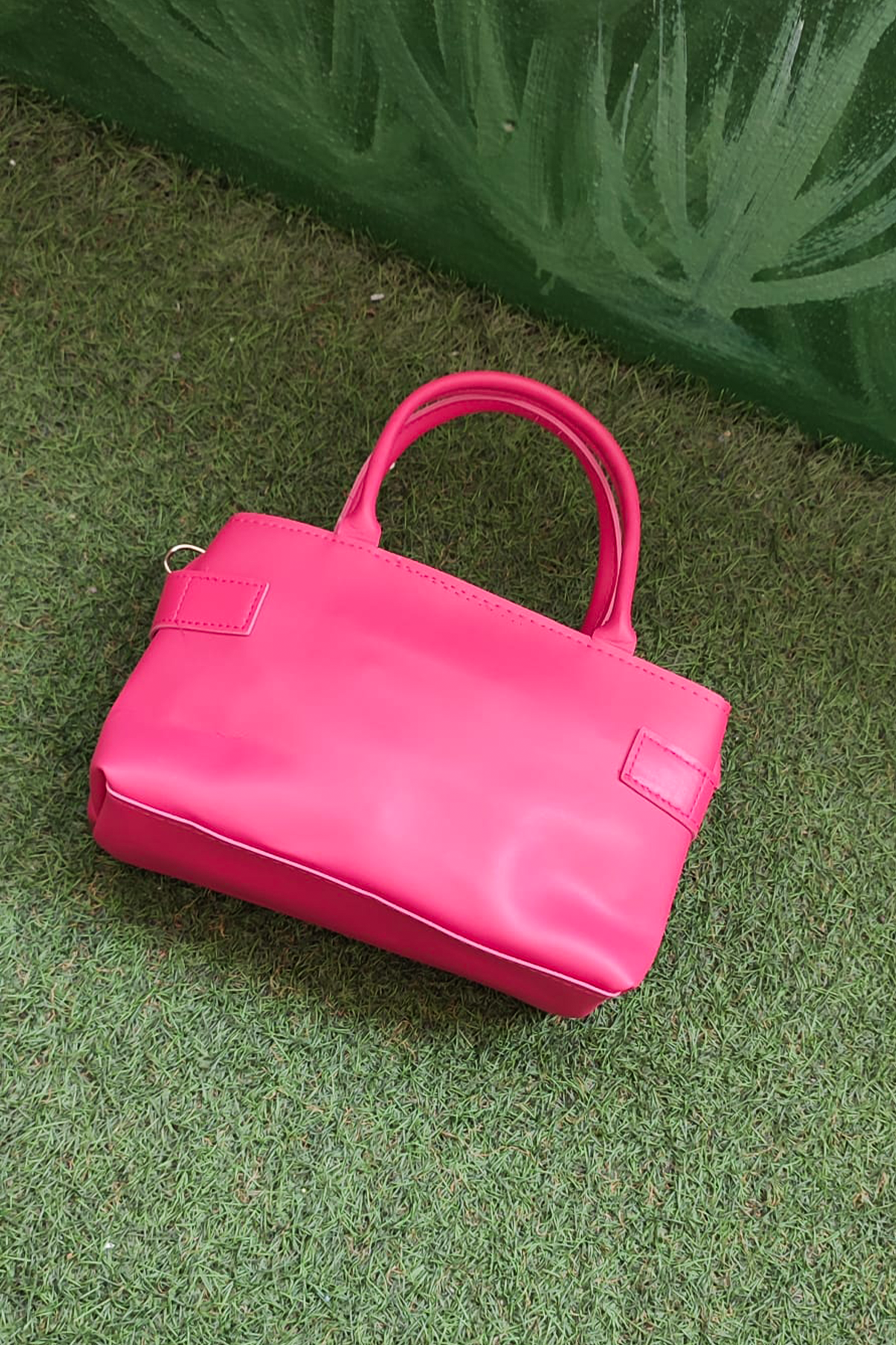 Peluş Ayı Charmlı Kadın Omuz Çantası – Pembe Renk & Peluş Ayıcık Detaylı Kadın Çanta