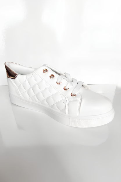 Beyaz Şık Kadın Sneaker | Altın Detaylı Rahat Günlük Ayakkabı
