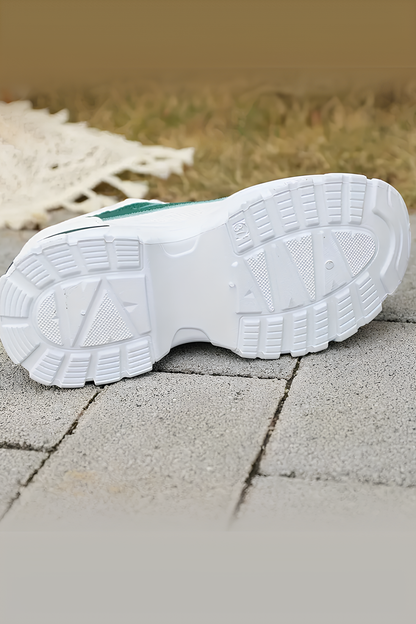 Beyaz Kalın Taban Kadın Spor Ayakkabı – Yeşil ve Gold Detaylı Nefes Alabilen Sneaker