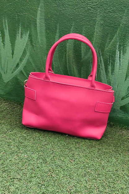 Peluş Ayı Charmlı Kadın Omuz Çantası – Pembe Renk & Peluş Ayıcık Detaylı Kadın Çanta