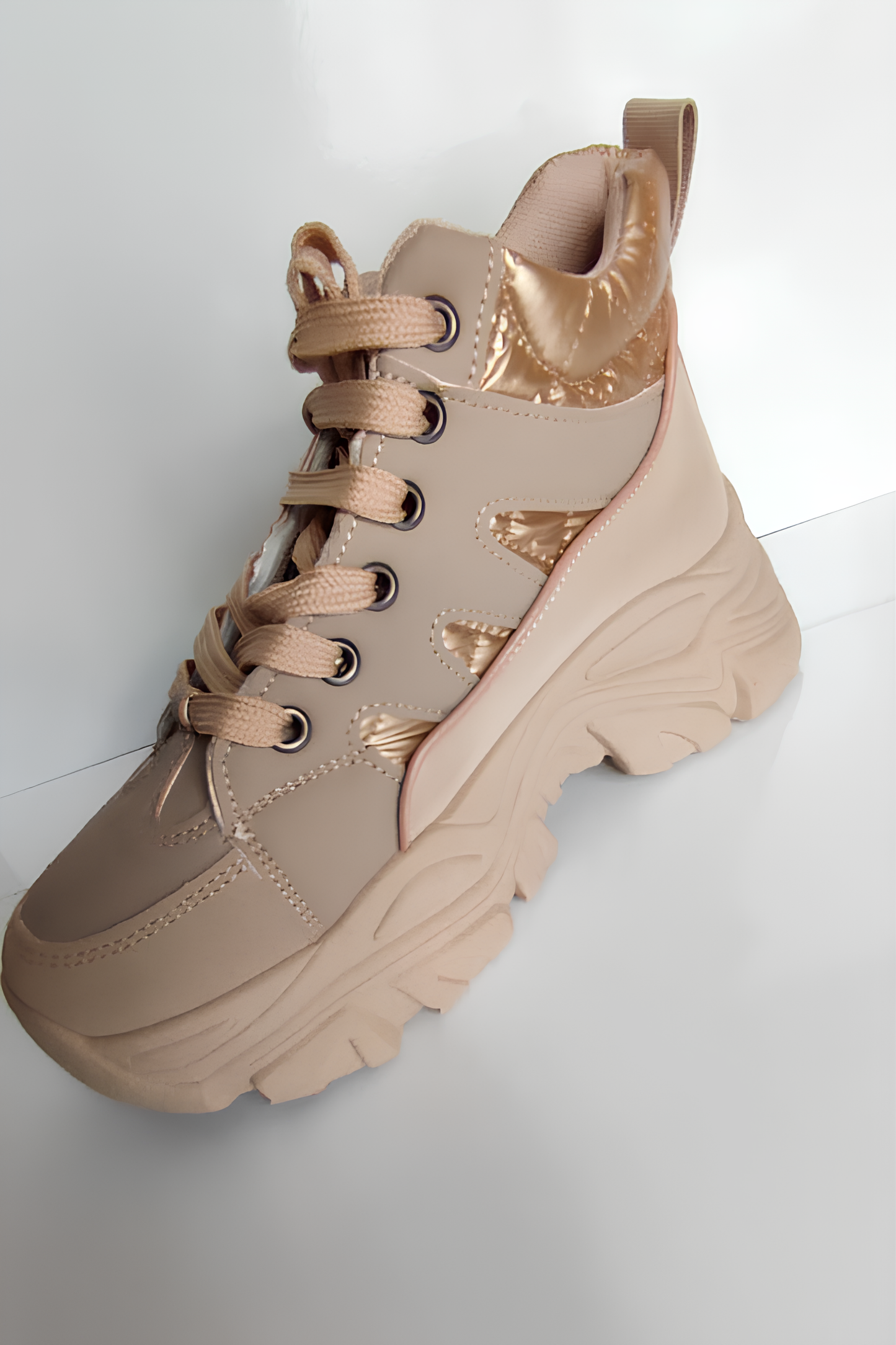 Kadın Kalın Taban Spor Ayakkabı - Bej ve Gold Detaylı Sneaker, Yürüyüş Ayakkabısı