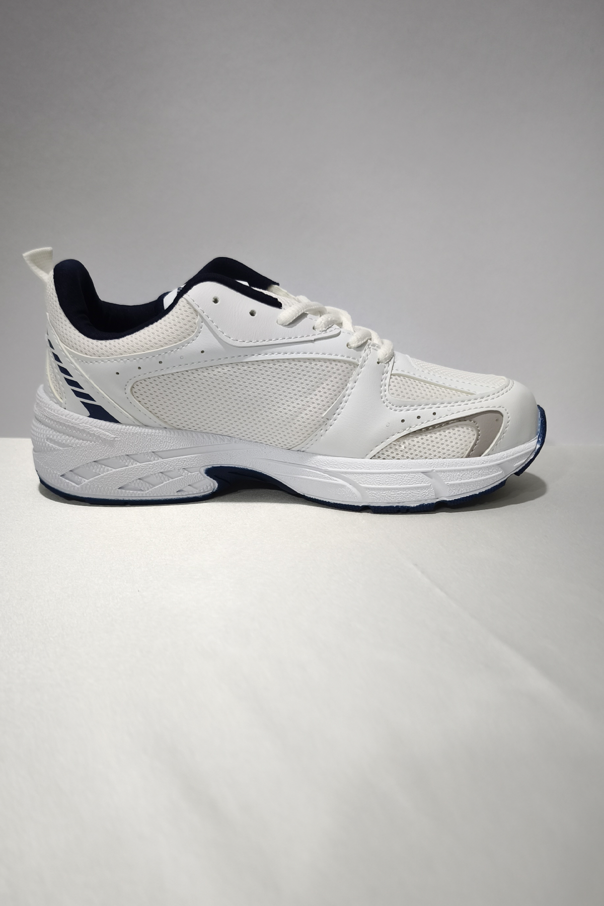 Beyaz Lacivert Kadın Spor Ayakkabı | Kalın Taban Rahat Yürüyüş ve Koşu Sneaker