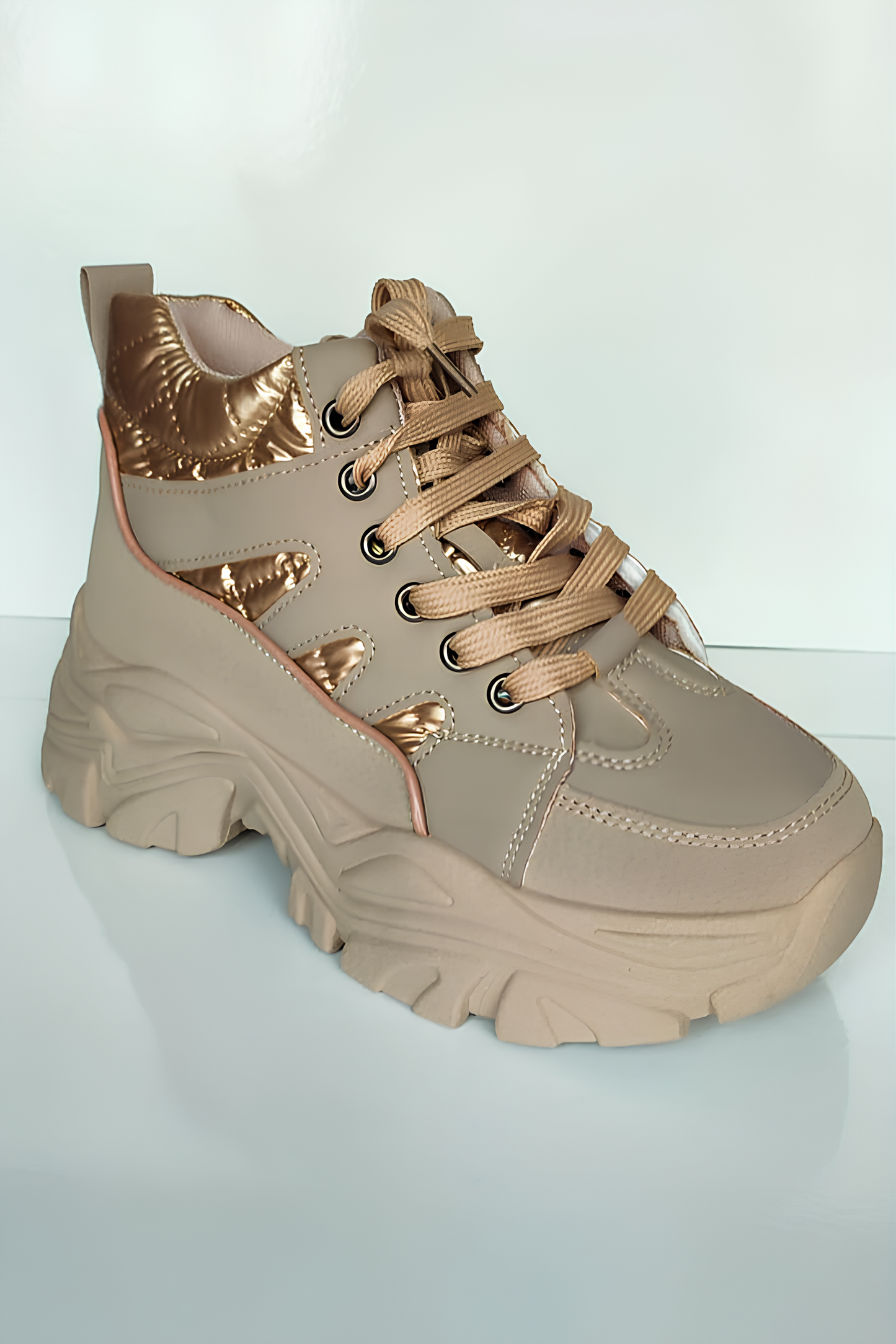 Kadın Kalın Taban Spor Ayakkabı - Bej ve Gold Detaylı Sneaker, Yürüyüş Ayakkabısı