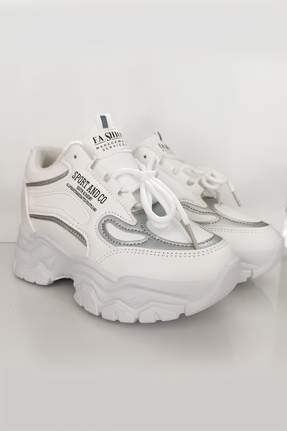 Kadın Beyaz Gri Detaylı Kalın Taban Spor Ayakkabı - Şık ve Rahat Sneaker