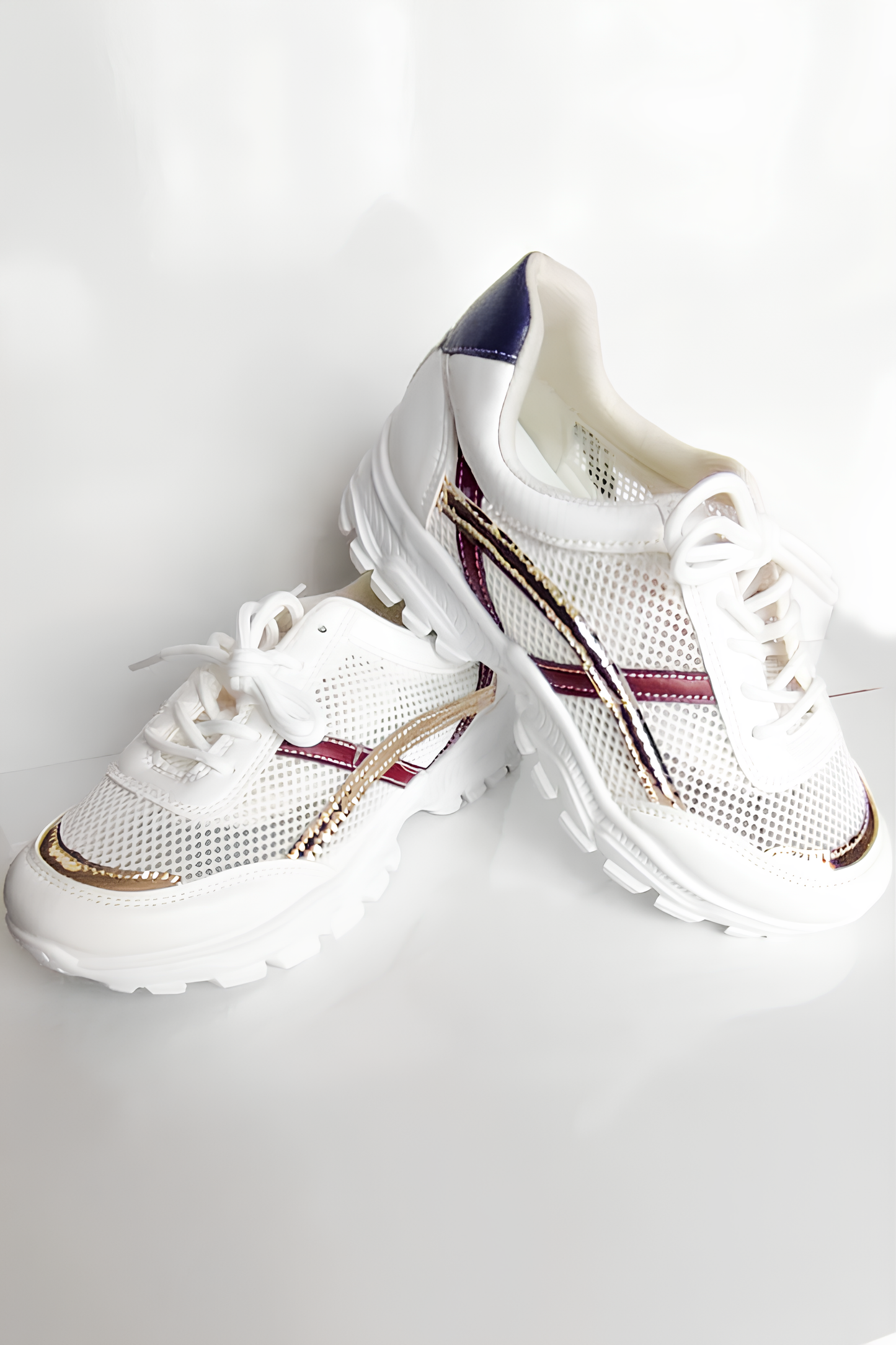 Kadın Spor Ayakkabı – Beyaz Fileli, Konforlu ve Şık Günlük Sneaker